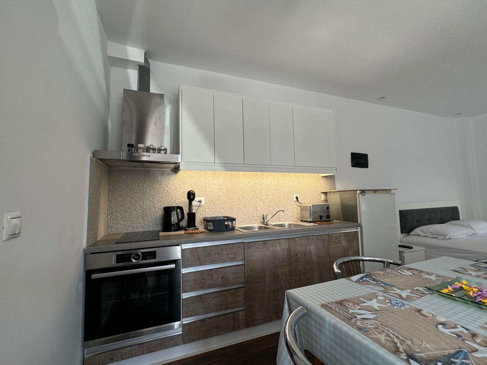 Sulozeqi Apartments Ksamil Luaran gambar