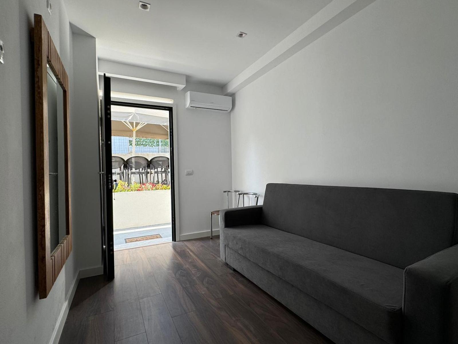 Sulozeqi Apartments Ksamil Luaran gambar